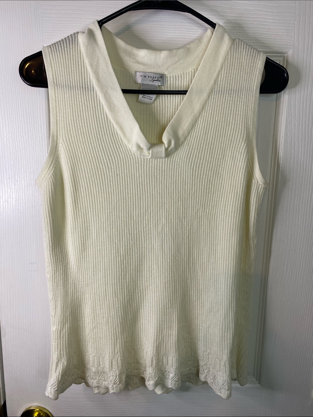 Kim Rogers Cream Ribbed Sleeveless Knit Top Size Large.